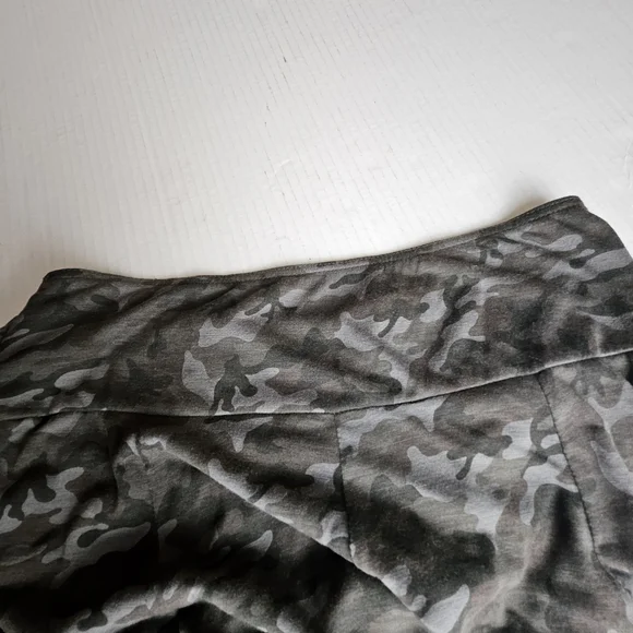 Women Camflouge Streetwear Skirt Size Large - Picture 4 of 10